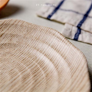 檜憶．森活系列☆木紋 陶面梅花盤｜15.5 cm｜一次需一盒12個出貨